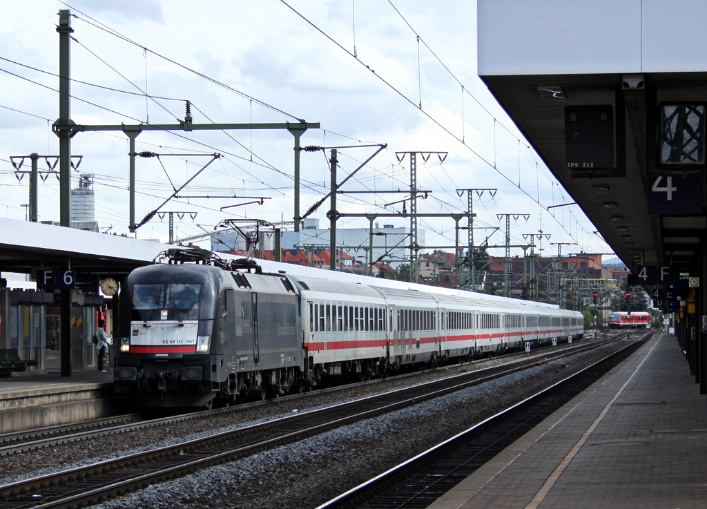 ES 64 U2-067/ 182 567  Bosporus Sprinter  mit IC 2082 Knigssee am 05.09.11 in Fulda