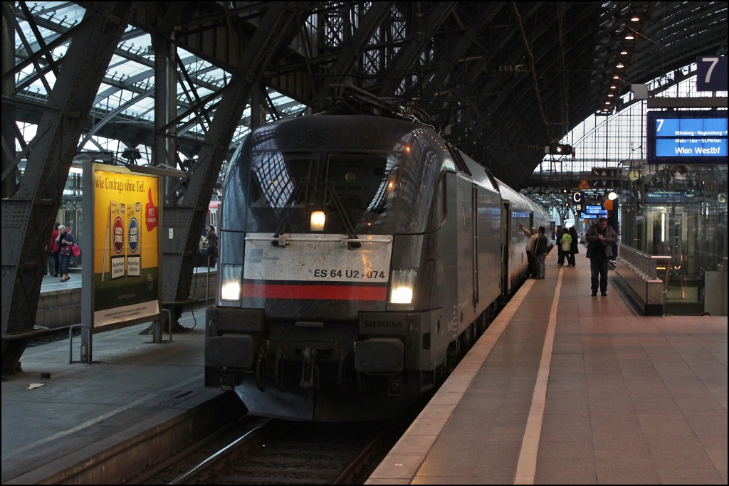 ES 64 U2-074 mit EN 421 nach Wien Westbahnhof am 17.04.11 im Klner Hbf