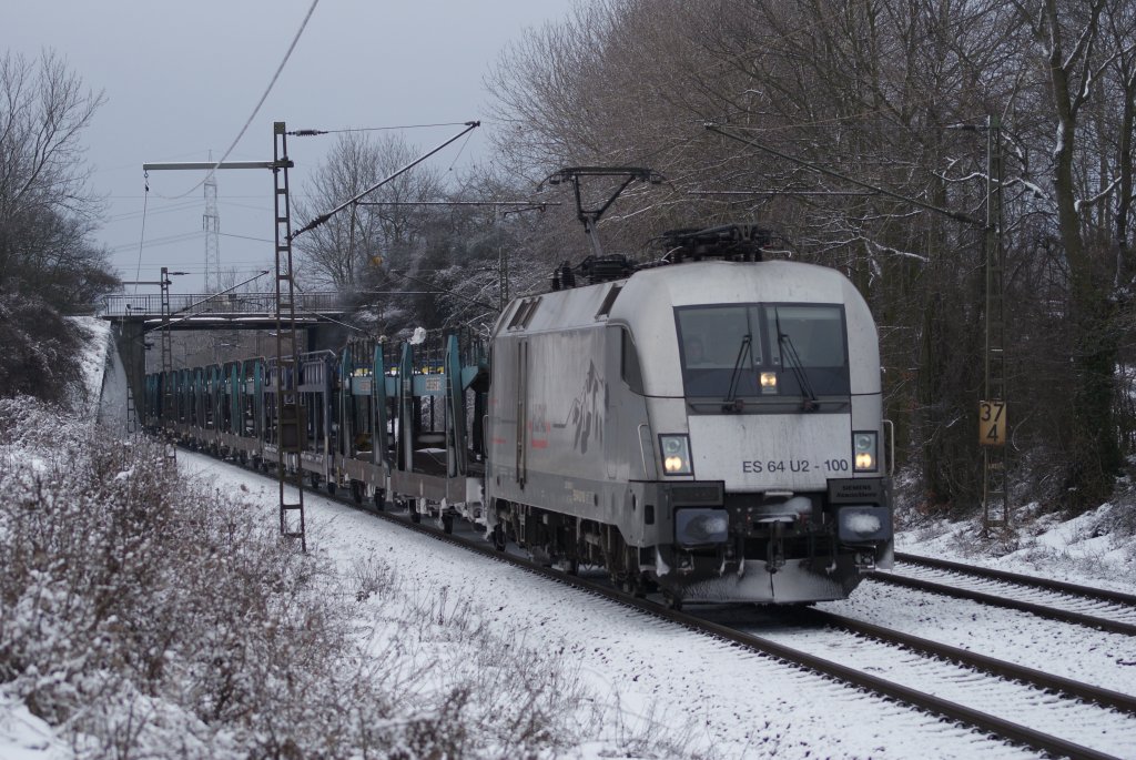 ES 64 U2-100 Hupac mit Autozug in Ahlten am 30.01.10