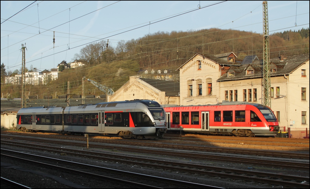 ET 22005 von Abellio neben 640 016 am 09.04.11 in Siegen