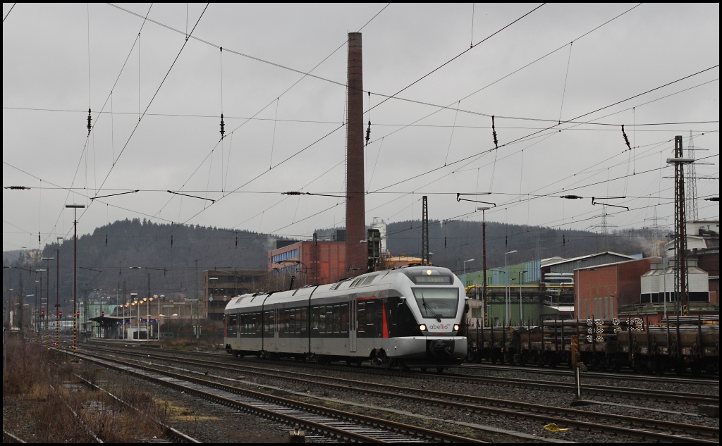 ET 23001 von Abellio als RE 16 nach Siegen am 18.02.12 in Siegen Geisweid