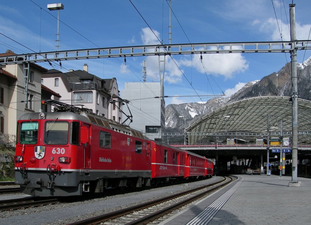 Ge 4/4 II 620 verlsst Chur Richtung Oberland. 
22. Mrz 2008