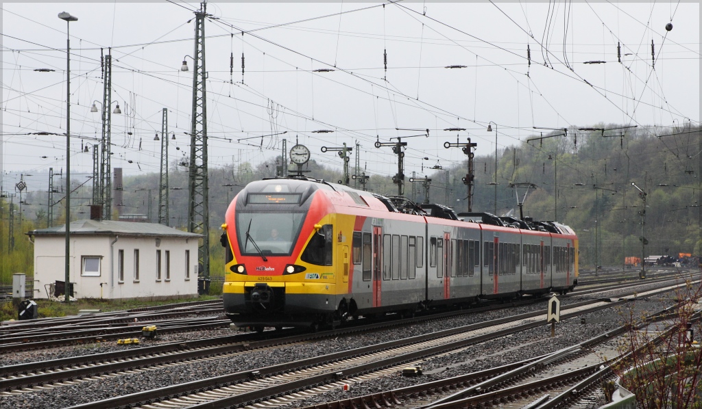 HLB 429 043 am regnerischen 27.04.13 in Dillenburg