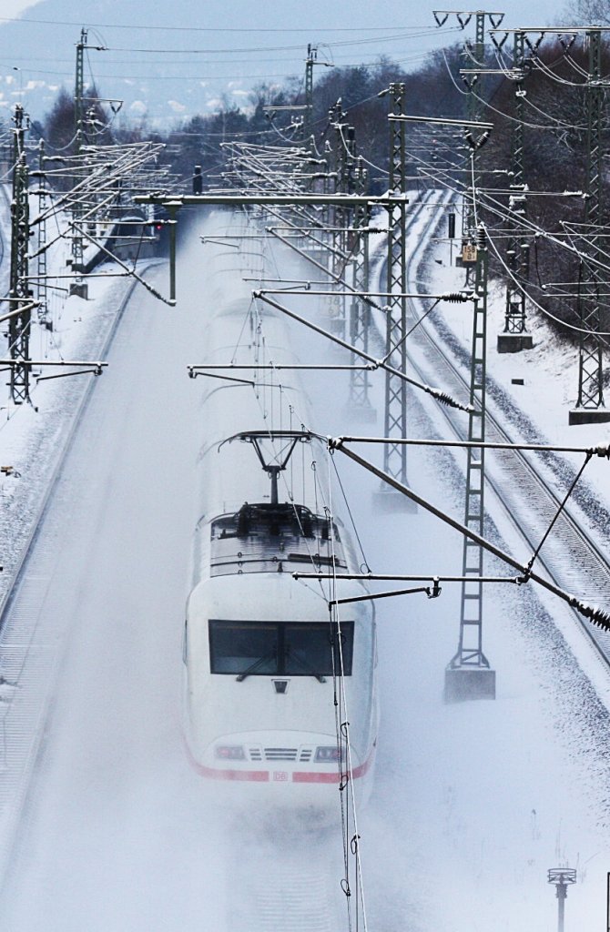 ICE 1,,nachschuss in Ihringshausen bei Kassel (Endlich wieder schne Schnee Bilder *gg*)
