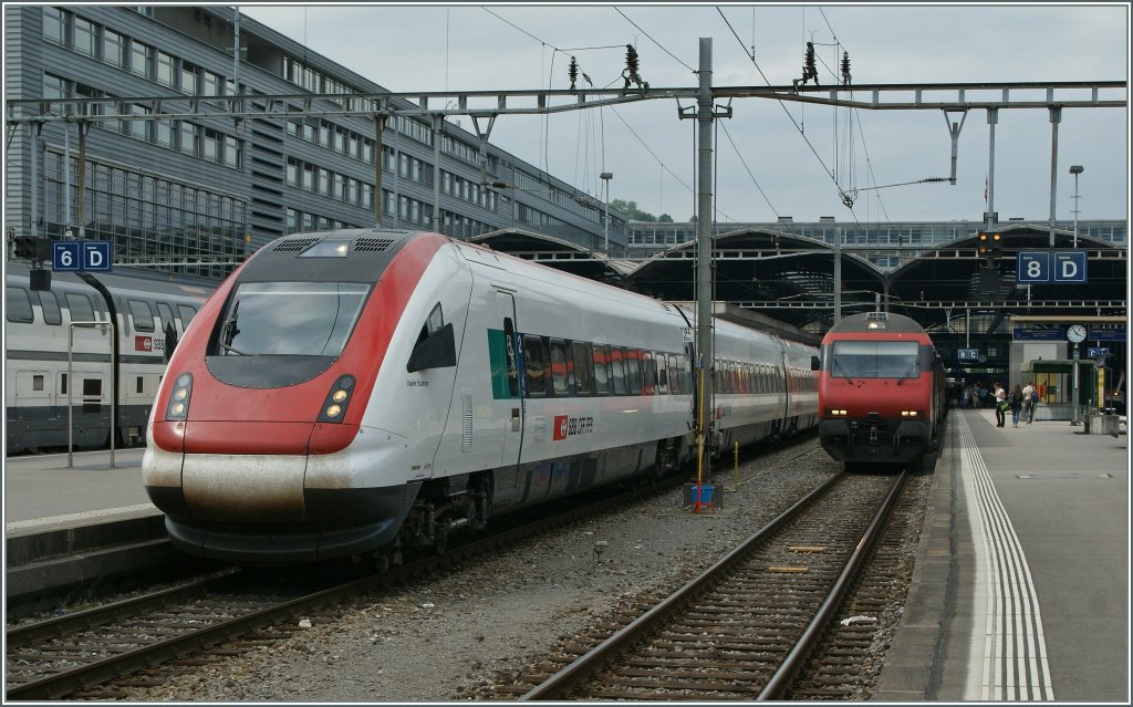 ICN von Lugano nach Basel beim Halt in Luzern.
1. Juni 2012