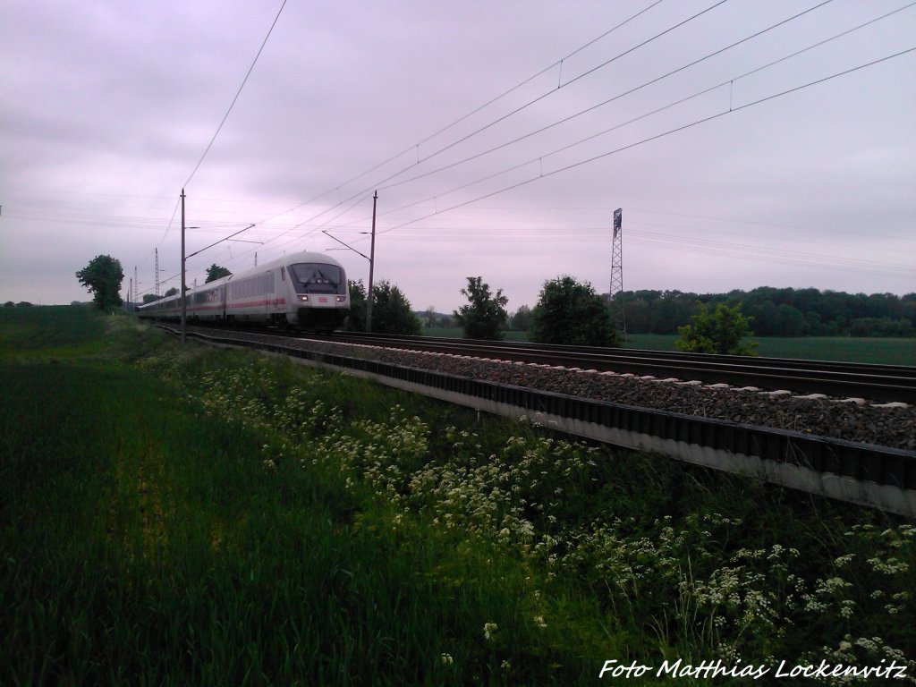 InterCity it einer Br 101er am Ende kurz vorm Einfahrtssignal Bergen auf Rgen am 31.5.13