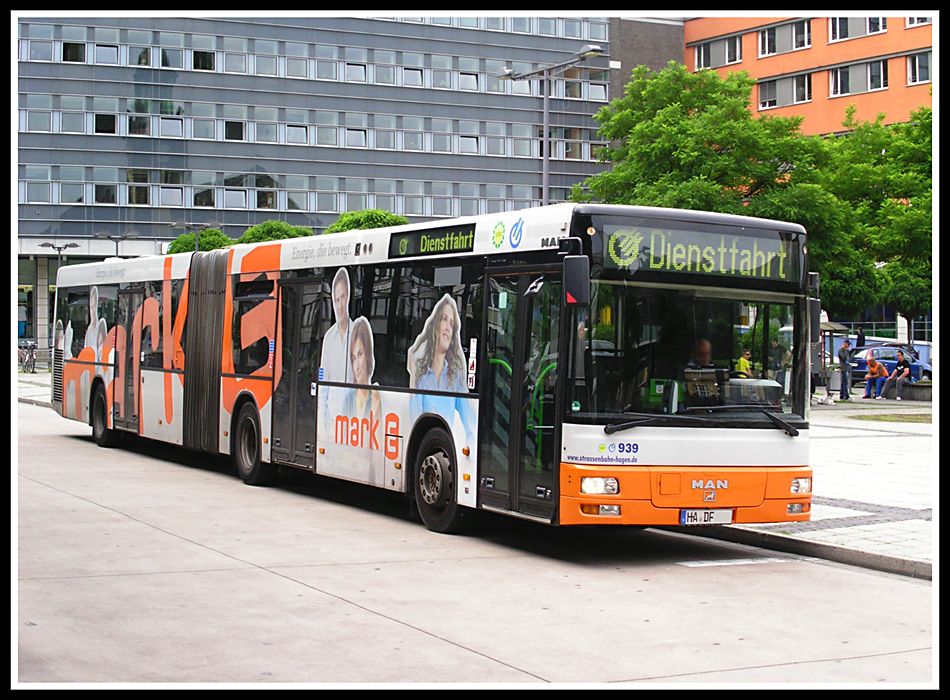 Juli 2012 / MAN - Gelenkbus - hier der Wagen 939 der Straenbahn-Hagen Gesellschaft auf dem ZOB Hagen...