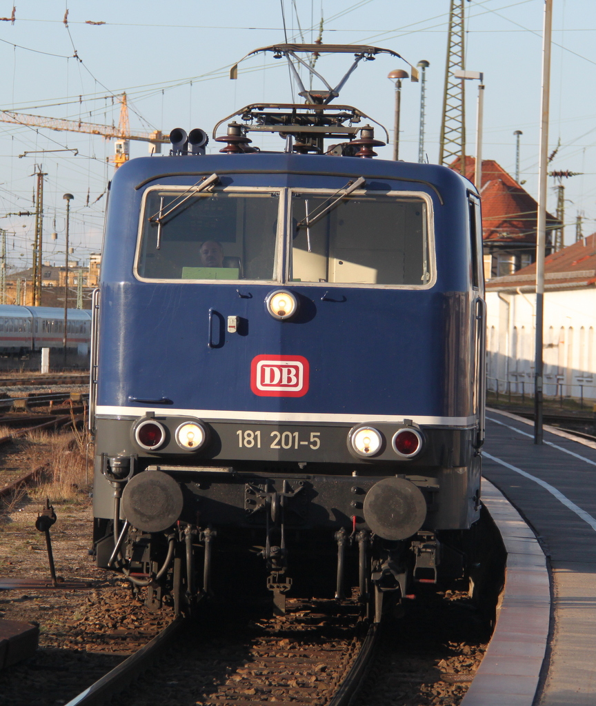 kaum aus Rostock angekommen kam schon das Highlight 181 201-5 bei der Einfahrt im Leipziger Hbf.12.04.2013