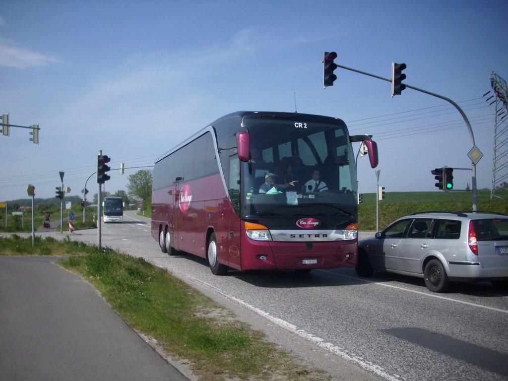 Komischer Setra! Rechte Seite nur 1 Sitz und linke Seite 2 Sitze. Setra 416 HDH von Car Rouge aus der Schweiz in Mukran.