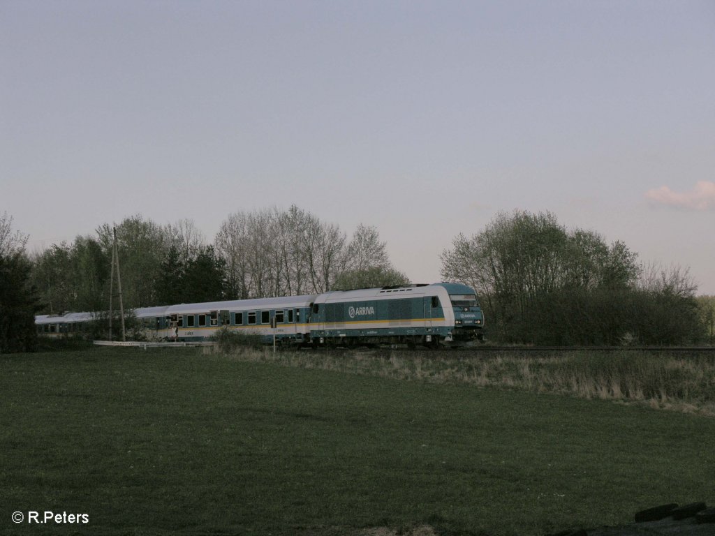 Leider mit Fotowolke kam 223 071 bei Schnfeld mit den ALX37987 nach Mnchen. 19.04.09
