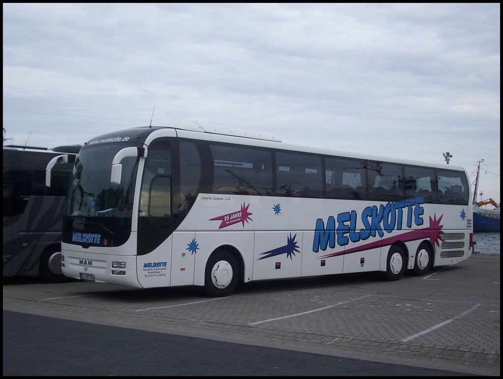 MAN Lion's Coach von Melskotte aus Deutschland im Stadthafen Sassnitz.