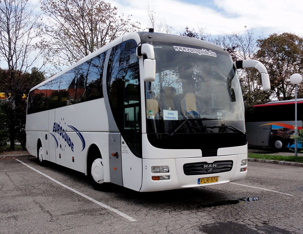 MAN Reisebus aus Ungarn am 1.10.2012 in Krems an der Donau.