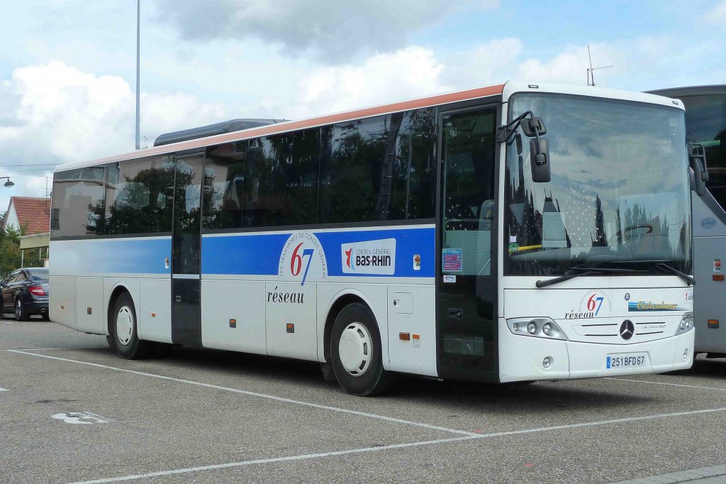 MB Intouro steht auf dem Busplatz in Wissembourg/F im September 2012