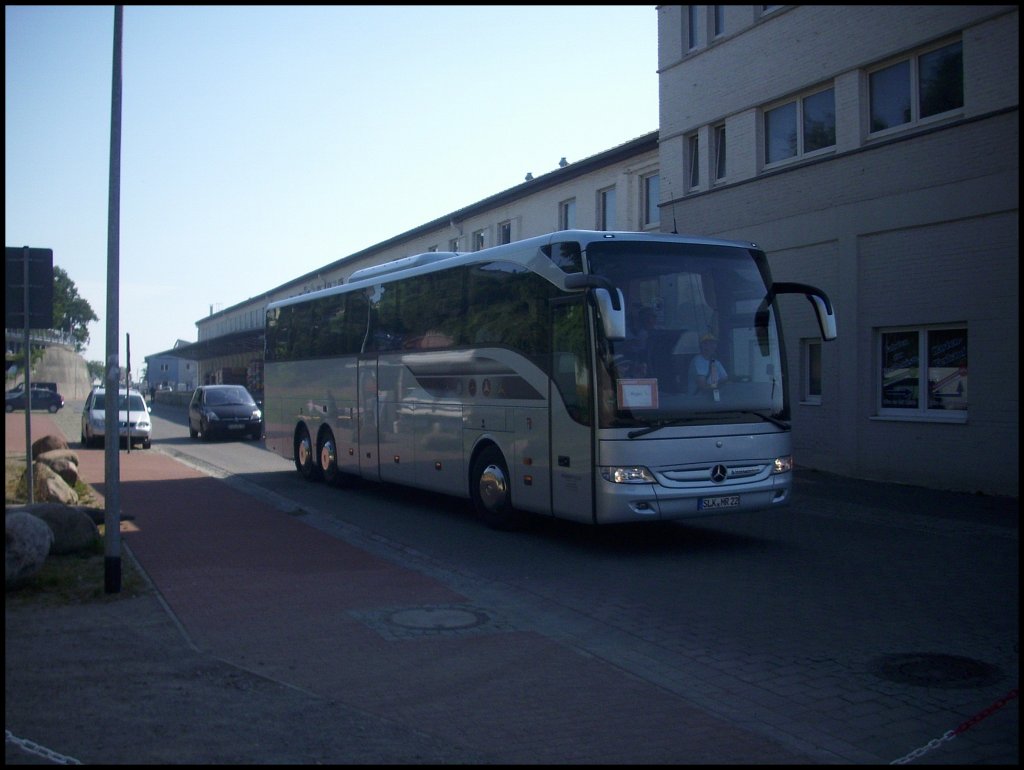 Mercedes Tourismo aus Deutschland im Stadthafen Sassnitz.