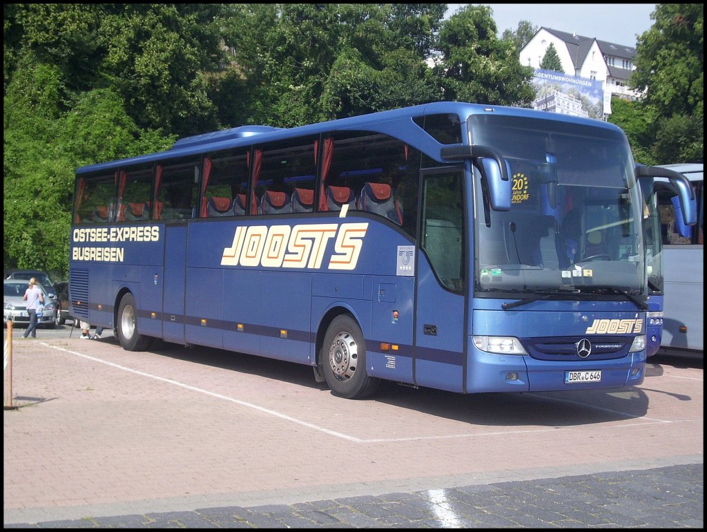 Mercedes Tourismo von Joost's aus Deutschland im Stadthafen Sassnitz.