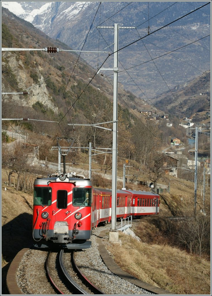 MGB BDeh 4/4 mit eine Regionalzugvon Zermatt nach Brig bei Stalden.
21.01.2011