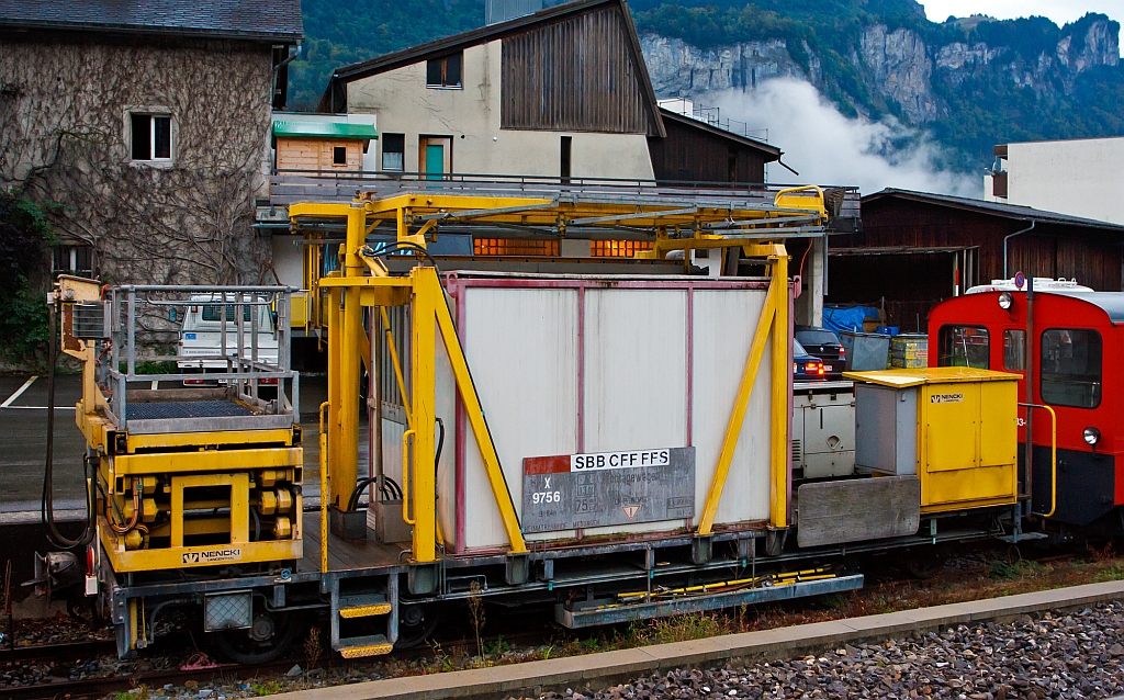 Montagewagen X 9756 der zb (Zentralbahn) abgestellt am 29.09.2012 im Bahnhof Meiringen. 