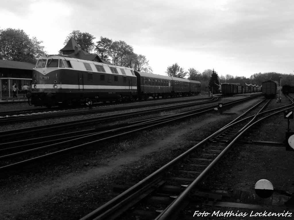 MTEG 118 770-7 abgestellt in Putbus am 10.5.13 / Foto im Klassischen DDR Schwarzwei Style