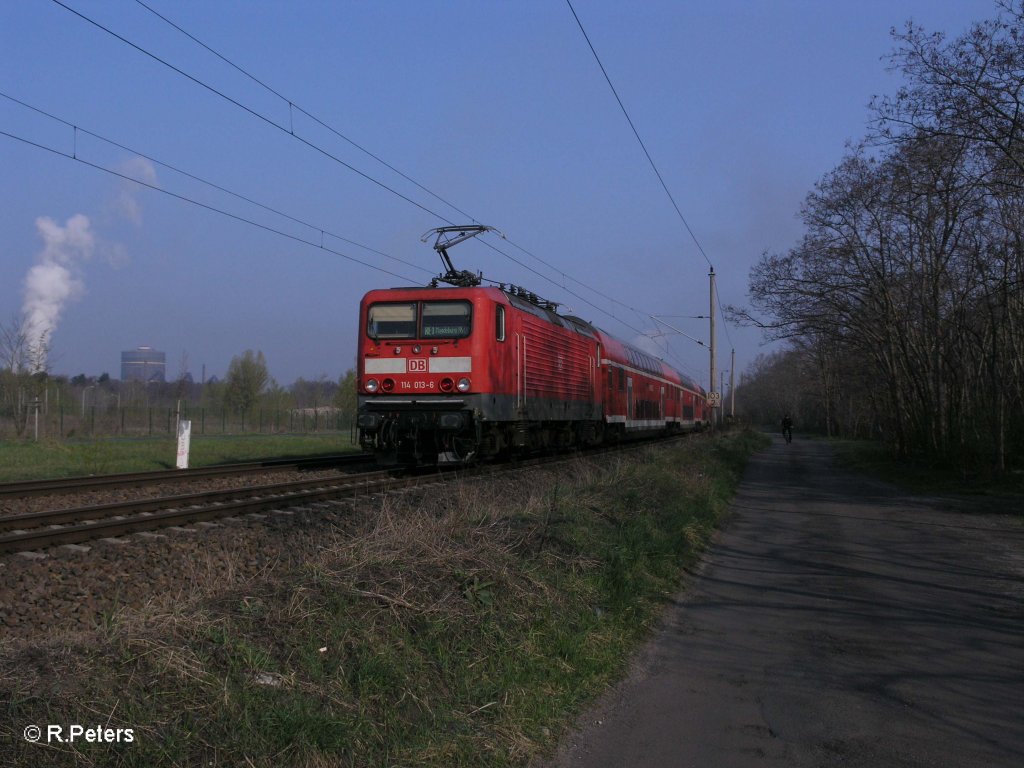 Nachschuss von 114 013-6 als RE18116 Eisenhttenstadt – Magdeburg. 18.04.11
