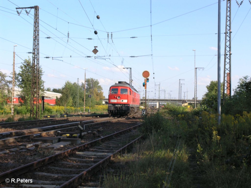 Nachschuss von 233 709-5 bei Einfahrt in Regensburg Ost. 27.08.09