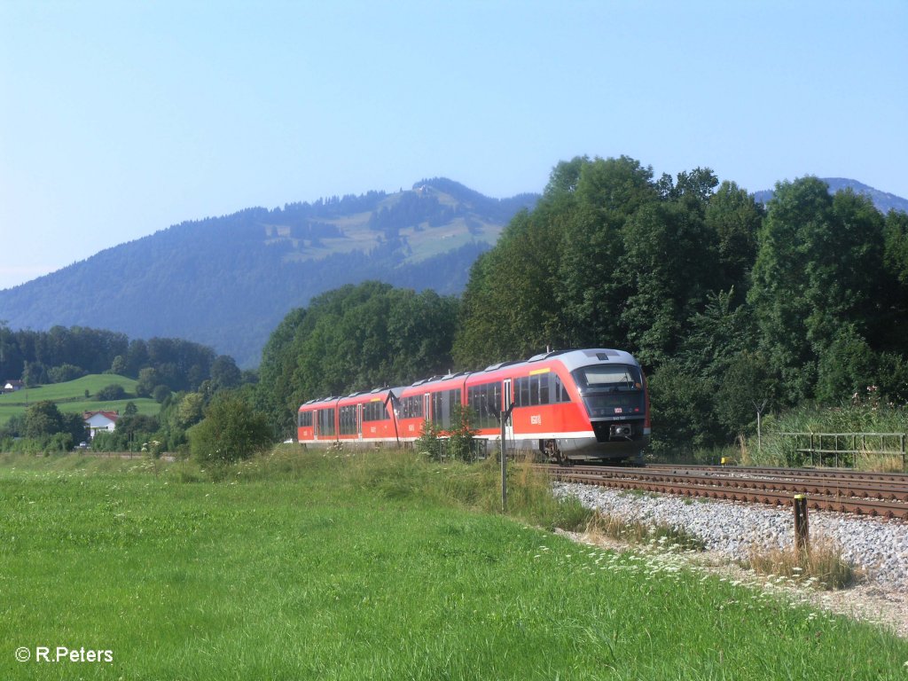 Nachschuss von 642 581-3 mit der RE32690 Lindau HBF. 01.08.09
