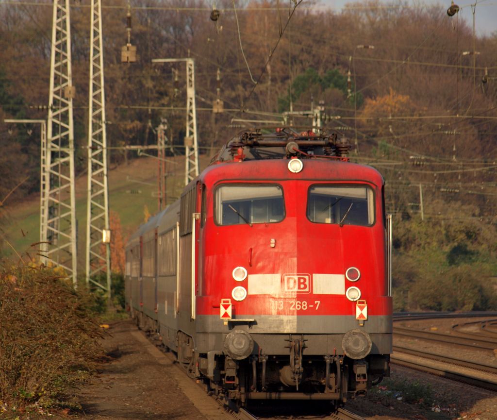 Nachschuss auf 113 268-7 mit dem Ersatzzug nach Hamm Hbf am 20.11 in Kln-West