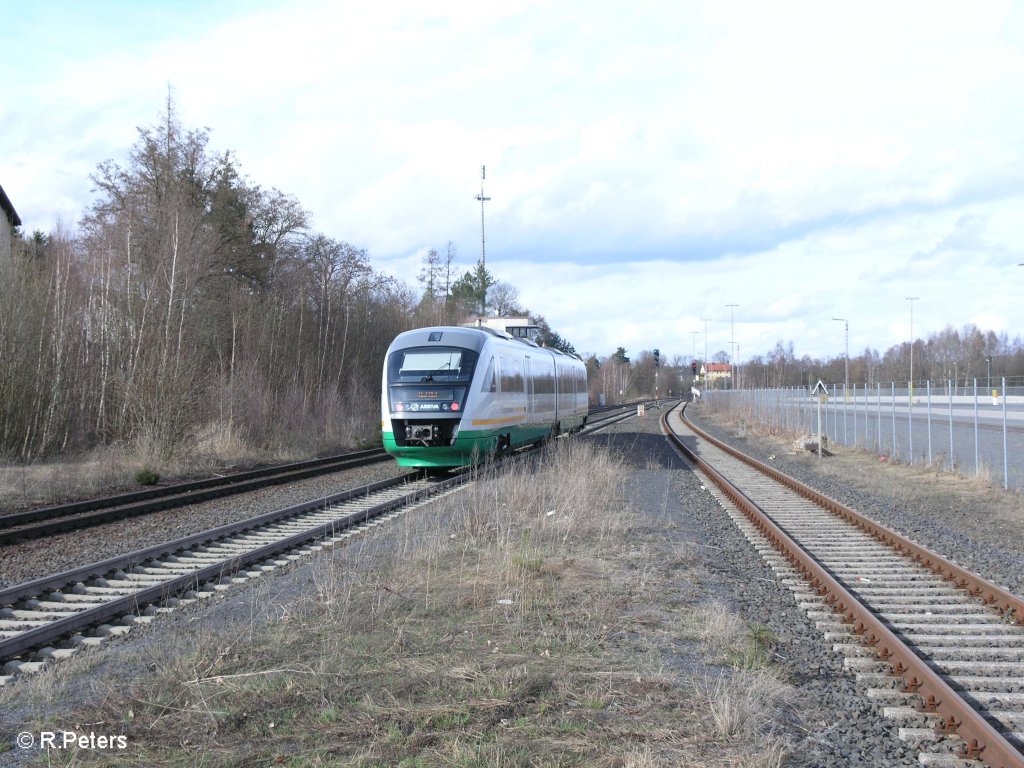 Nachschuss von VT26 die als VBG81922 nach Hof den Bahnhof verlsst. 31.03.10