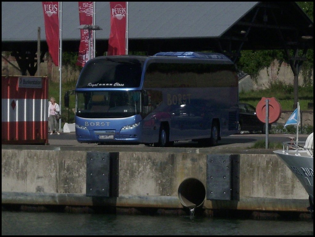 Neoplan Cityliner von Borst aus Deutschland im Stadthafen Sassnitz.