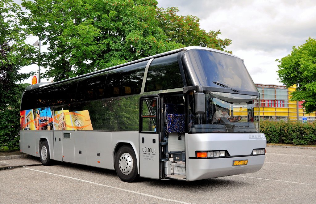 NEOPLAN CITYLINER von Del-Tour aus Ungarn am 1.6.2013 in Krems gesehen.