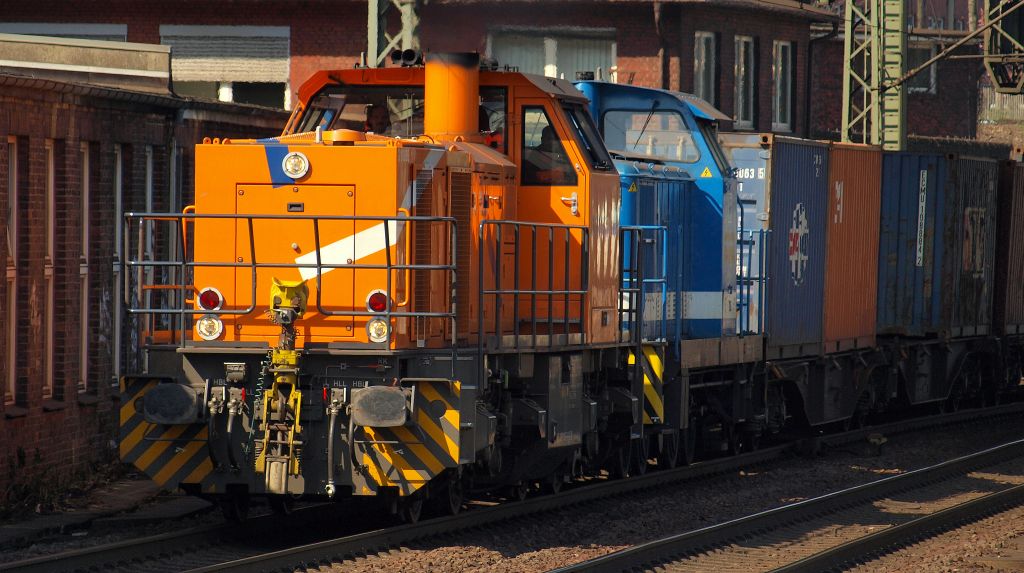 Northrail 9 und Spitzke 14 dieselten mit einem kurzen Containerzug in den Harburger RBF.