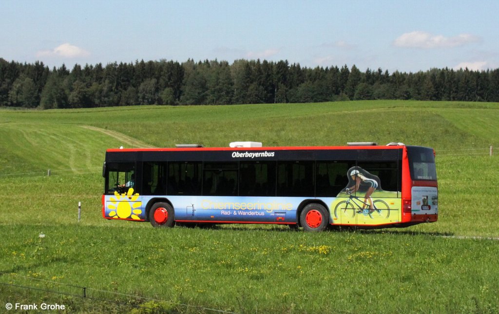 Oberbayernbus Rad- und Wanderbus Chiemseeringlinie, fotografiert bei Lacken am 17.08.2011