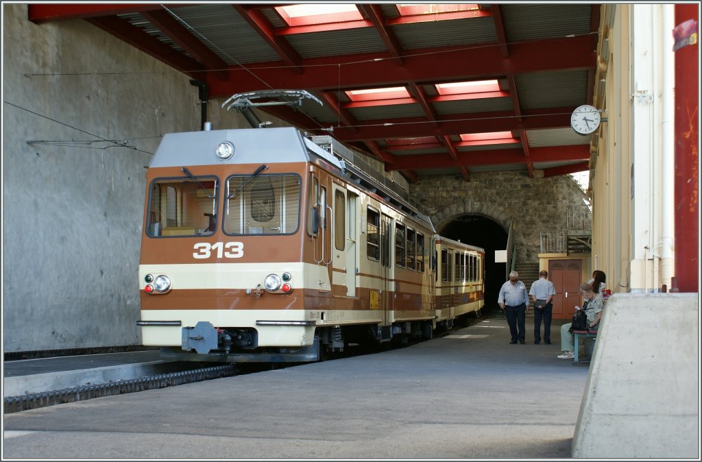 Obwohl nicht gerade fotogen, wagte ich doch, ein Bild vom Bahnhof Leysin Feyday zu machen und hier zu zeigen. 
26. August 2010 