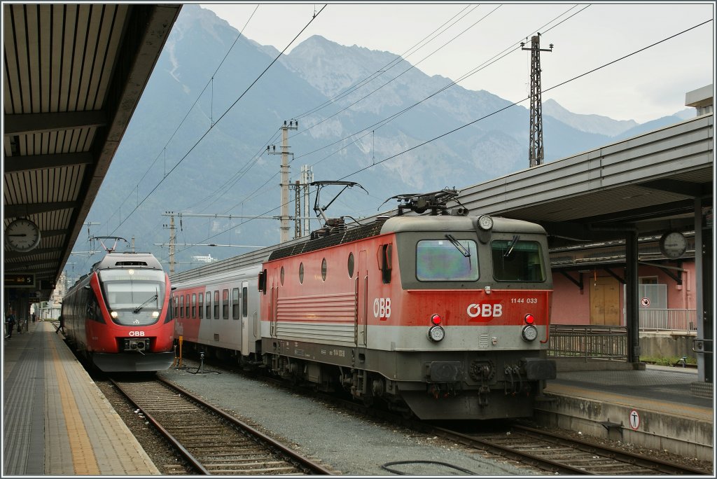 BB 1144 033 mit einem REX nach Salzburg in Innsbruck. 
17.09.2011