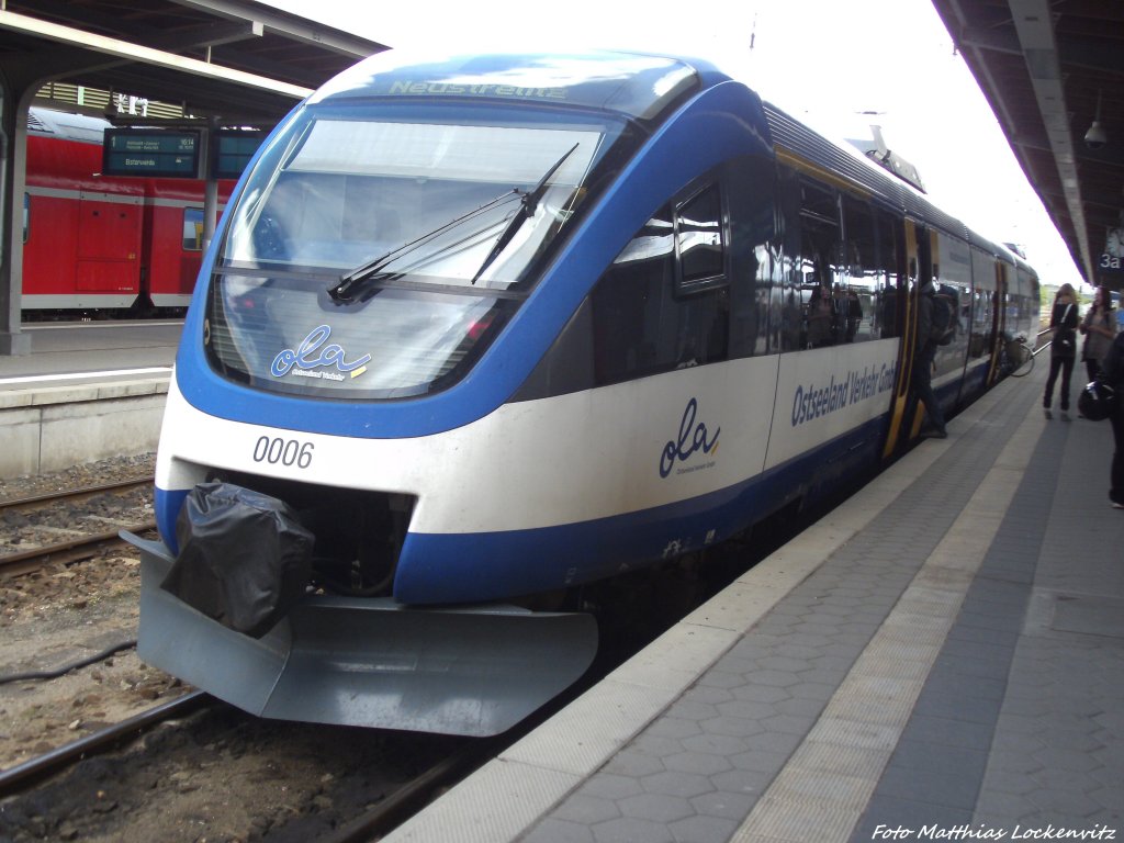 OLA VT 0006 mit ziel Neustrelitz Hbf im Bahnhof Stralsund Hbf am 13.8.13