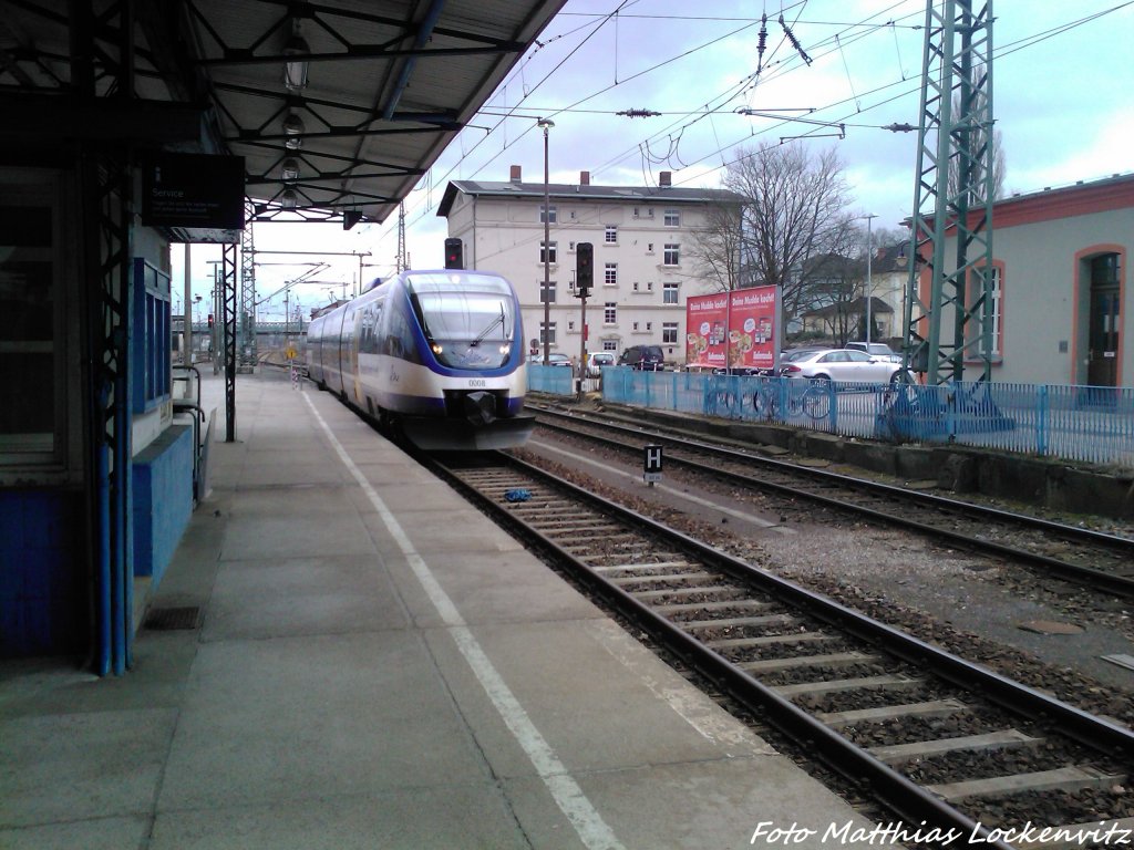 OLA VT 0008 bei der Einfahrt in den Endbahnhof Neubrandenburg am 13.4.13