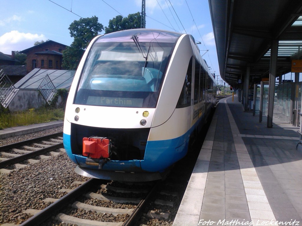 OLA VT 704 mit ziel Parchim im Bahnhof Schwerin Hbf am 8.6.13