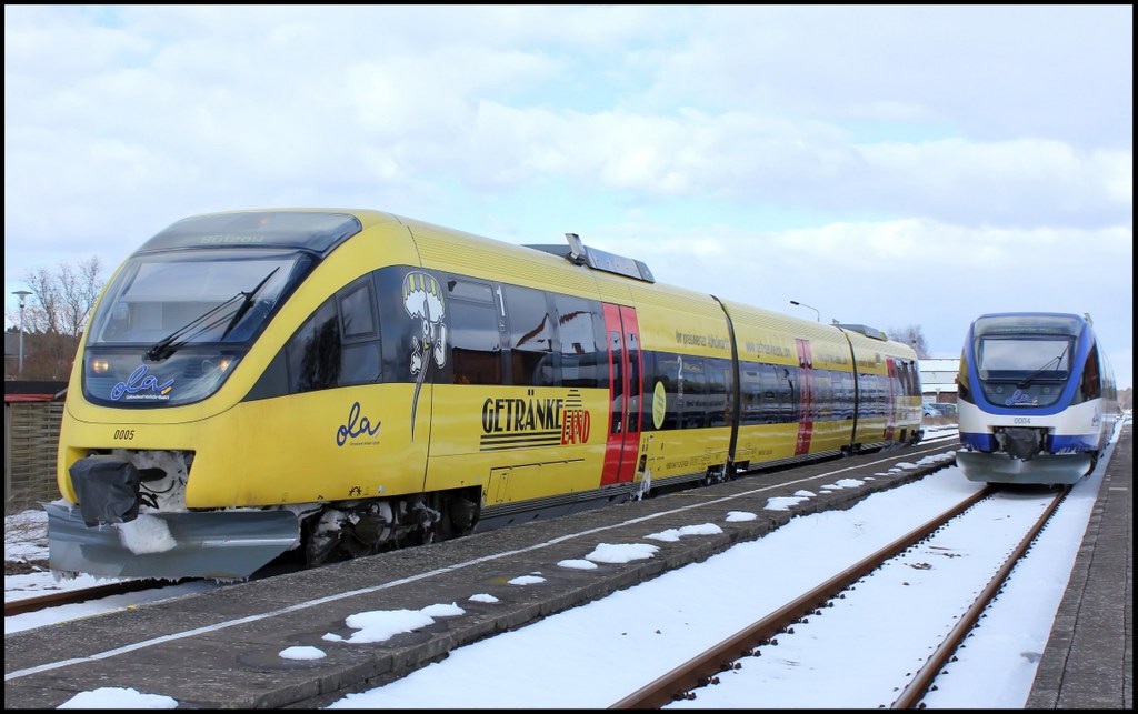 Ostseeland Verkehr GmbH VT 0005 als OLA nach Btzow und VT 0004 als OLA nach Ueckermnde Stadthafen am 12.03.13 in Torgelow  