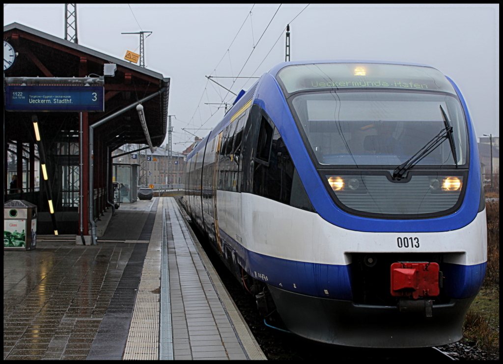 Ostseeland Verkehr GmbH VT 0013 als OLA 79799 nach Ueckermnde Stadthafen am 08.01.13 in Pasewalk