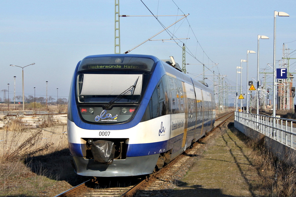 Ostseeland Verkehr VT 0007 als OLA nach Ueckermnde Stadthafen am 31.01.12 in Pasewalk