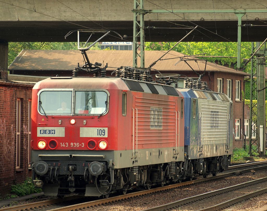 Potrait der beiden RBH 143 in Harburg am 21.5.11.