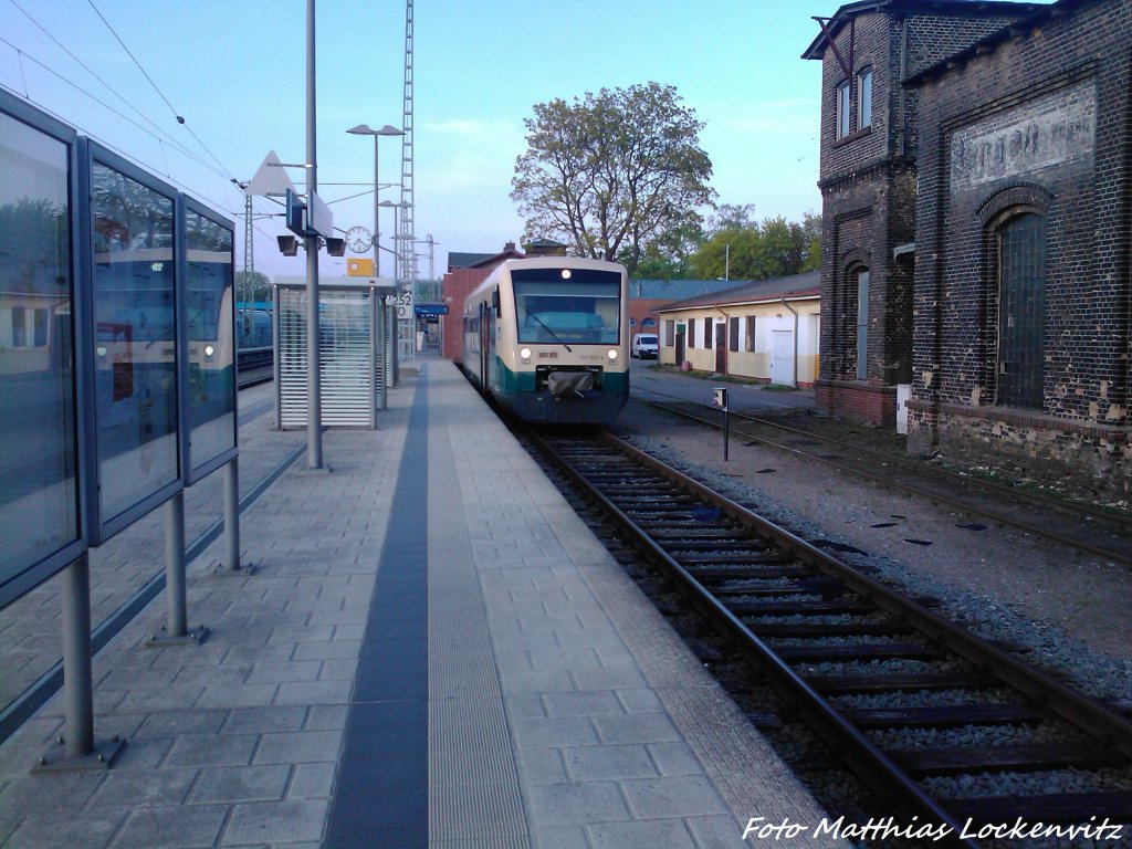 PRESS 650 032-4 mit ziel Putbus im Bahnhof Bergen auf Rgen am 8.5.13