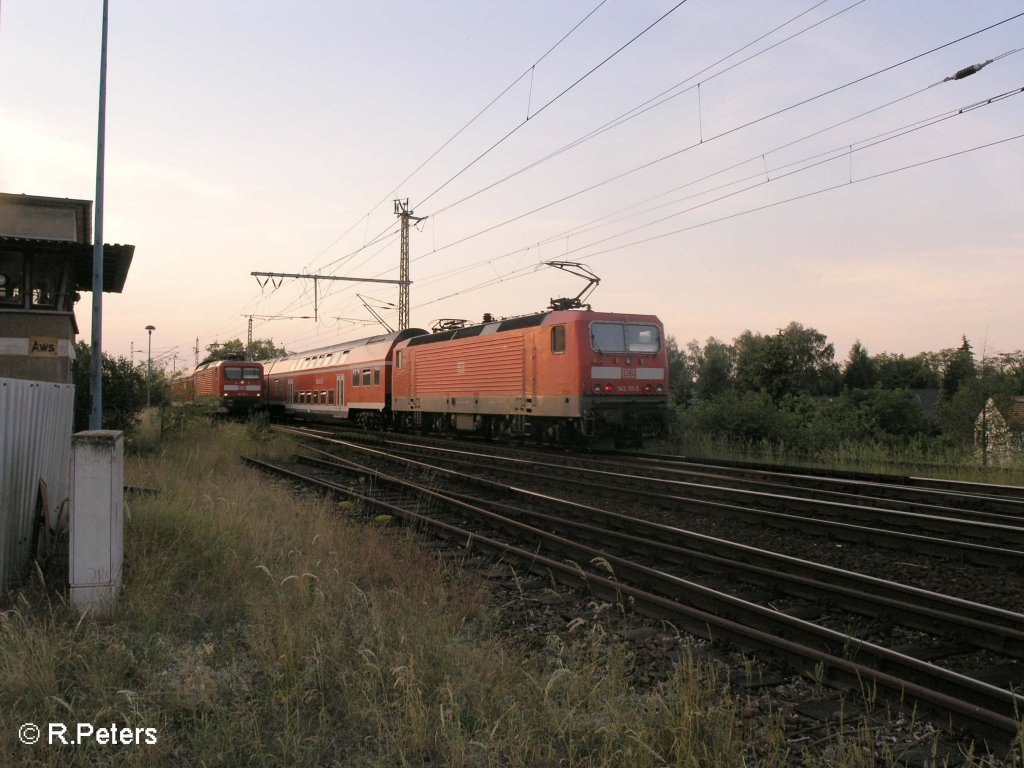 RB begegnet RE, 143 111-3 schiebt RB11 nach Frankfurt/Oder wrend 112 den RE1 Eisenhttenstadt zieht. 03.06.08