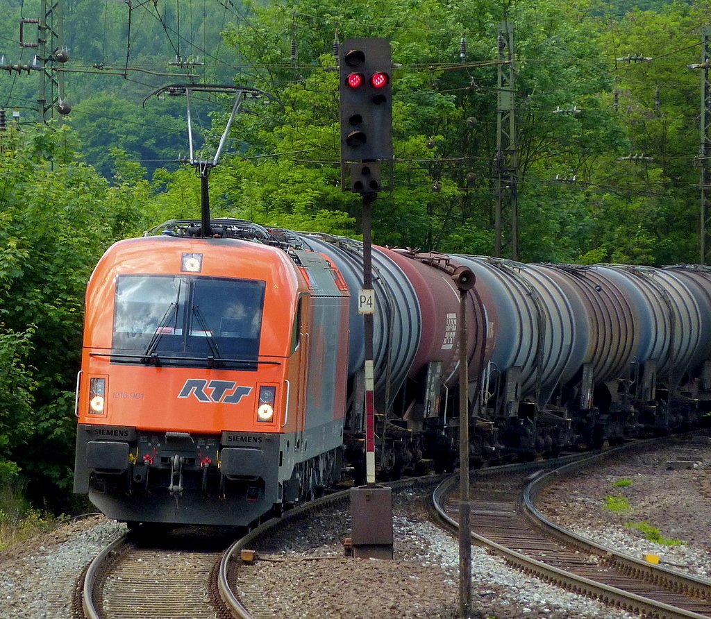 RTS 1219 901 mit Kesselwagen am 07.06.10 in Jossa