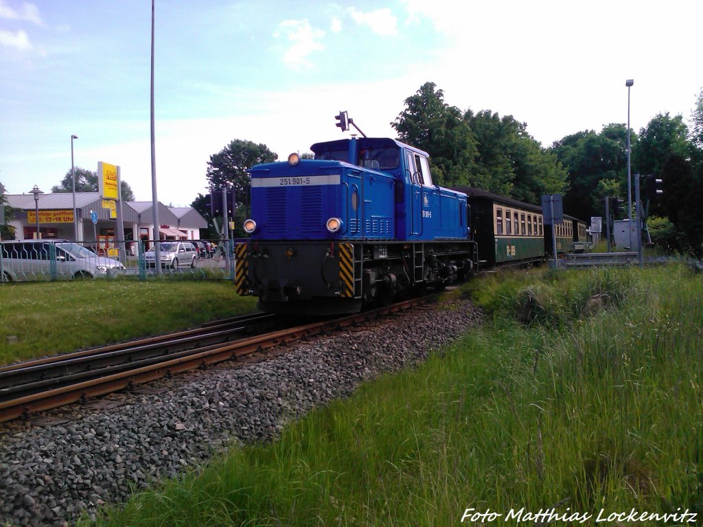 R�BB 251 901 bei der Einfahrt in Putbus am 17.6.13