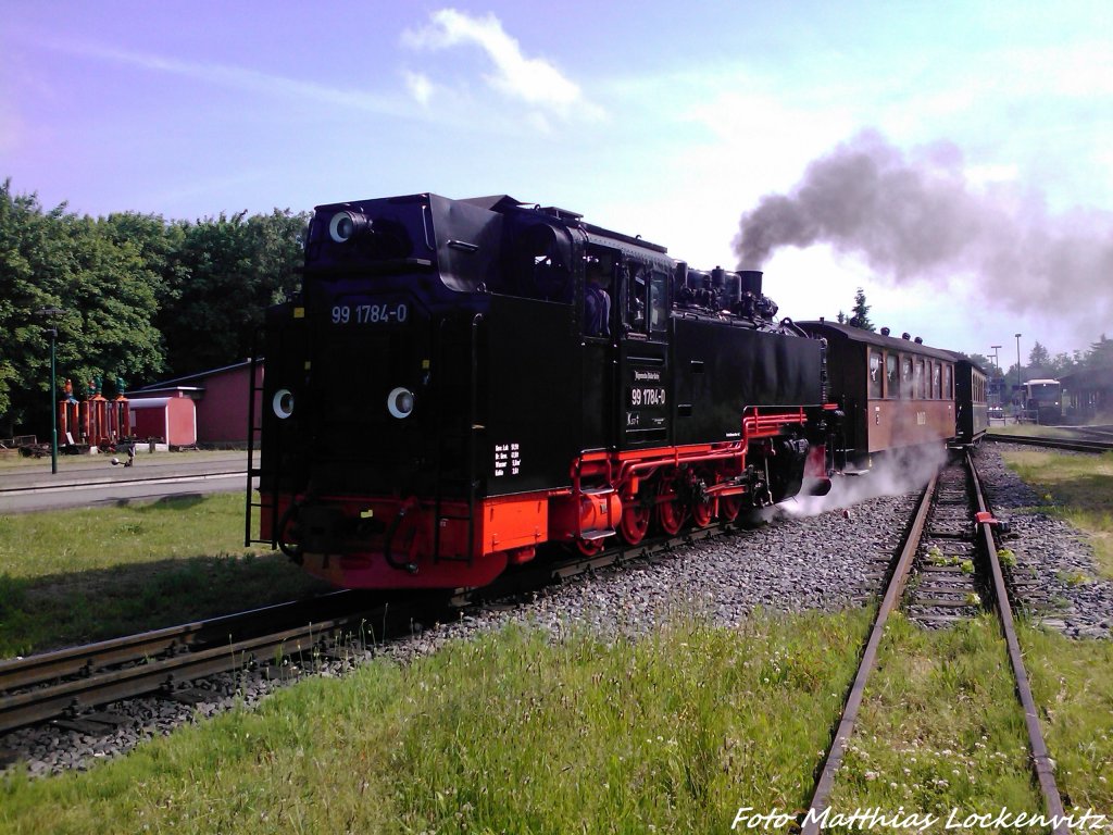 R�BB 99 1784 beim Verlassen des Putbusser Bahnhofs in Richtung Ostseebad G�hren am 17.6.13 