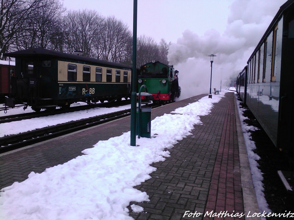 RBB Mh 53 macht sich Einsatzbereit fr Den Personenzug nach Ostseebad Ghren im Bahnhof Putbus am 18.2.13