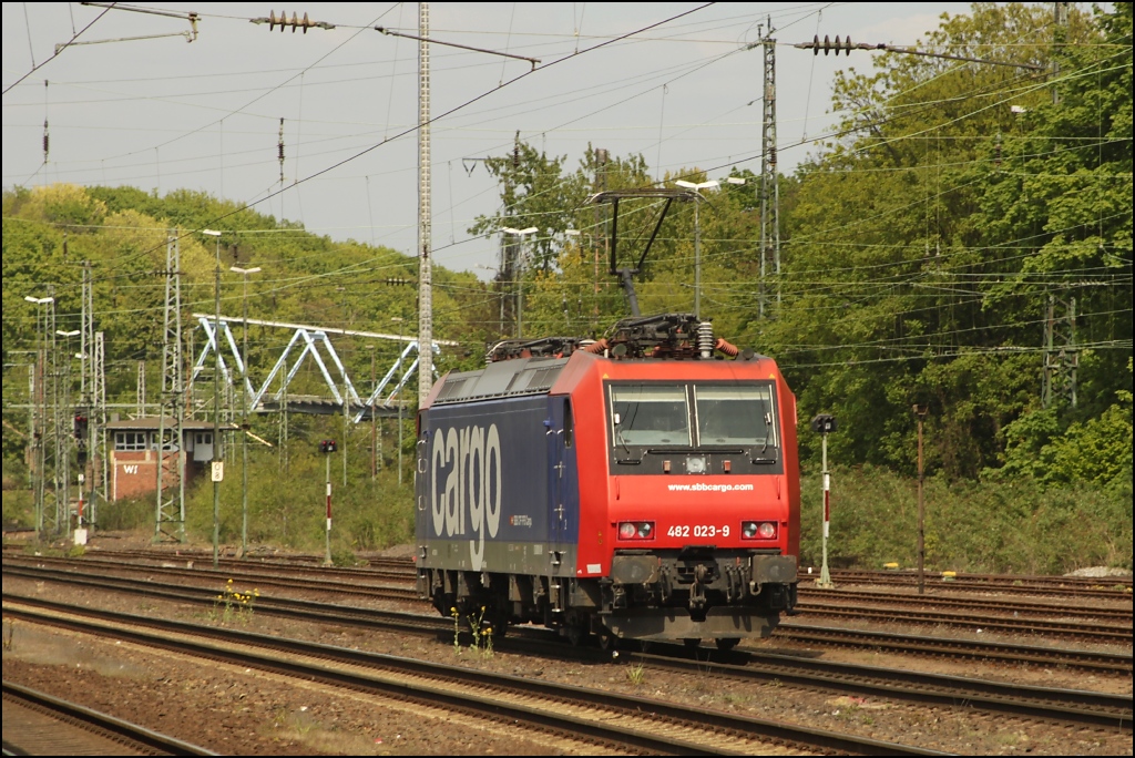 SBB 482 023 auf Solo-Tour durch Kln West (17.04.11)