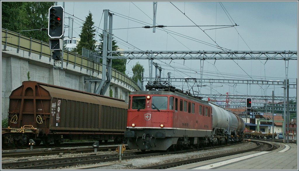 SBB Ae 6/6 11512 in Spiez.
29.06.2011