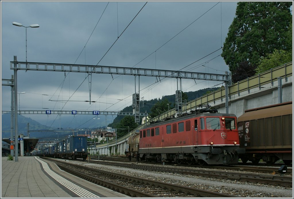 SBB Ae 6/6 11542 in Spiez.
29. Juni 2011 