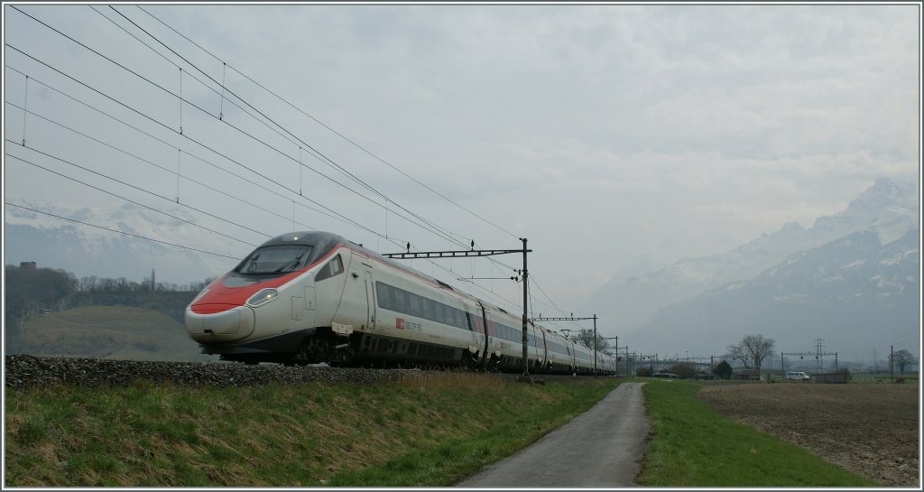 SBB ETR 610 nach Genve kurz vor Aigle. 
2. April 2013 